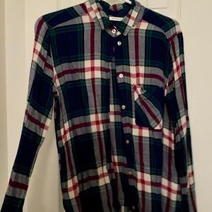 PLAID BUTTON DOWN SHIRT